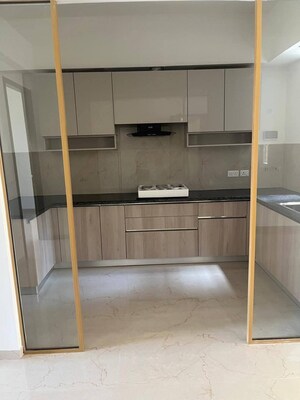 Furnished Amenities in 3.5 BHK Builder Floor at Smart World Orchard, Sector 61 – for Rent