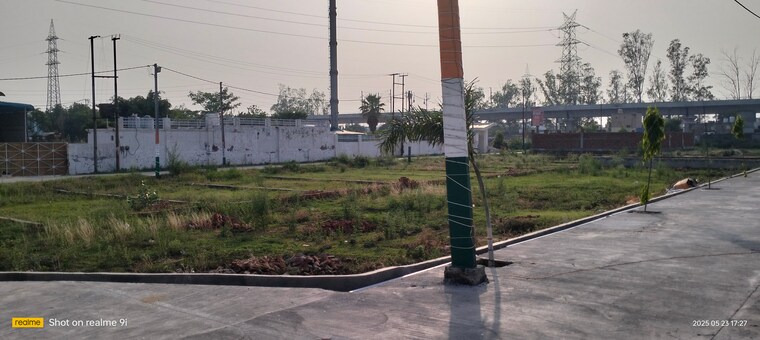 Garden, indraprastha-city  905 Sq.Yd. Plot In Duhai Ghaziabad 9261496