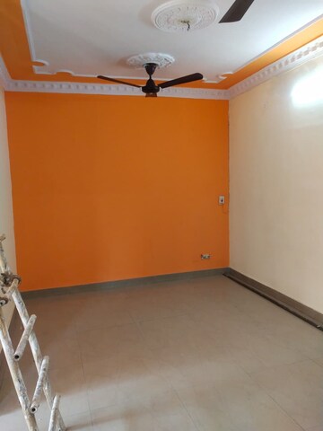 Room in 2 BHK Builder Floor at Dhawalgiri Apartments, Sector 11 – for Rent
