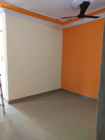 Room in 2 BHK Builder Floor at Dhawalgiri Apartments, Sector 11 – for Rent