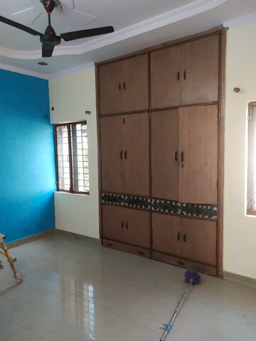 Room in 2 BHK Builder Floor at Dhawalgiri Apartments, Sector 11 – for Rent