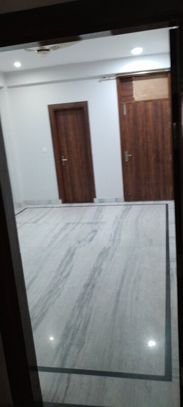 2 BHK Apartment For Rent in RWA Apartments Sector 116, Sector 116
