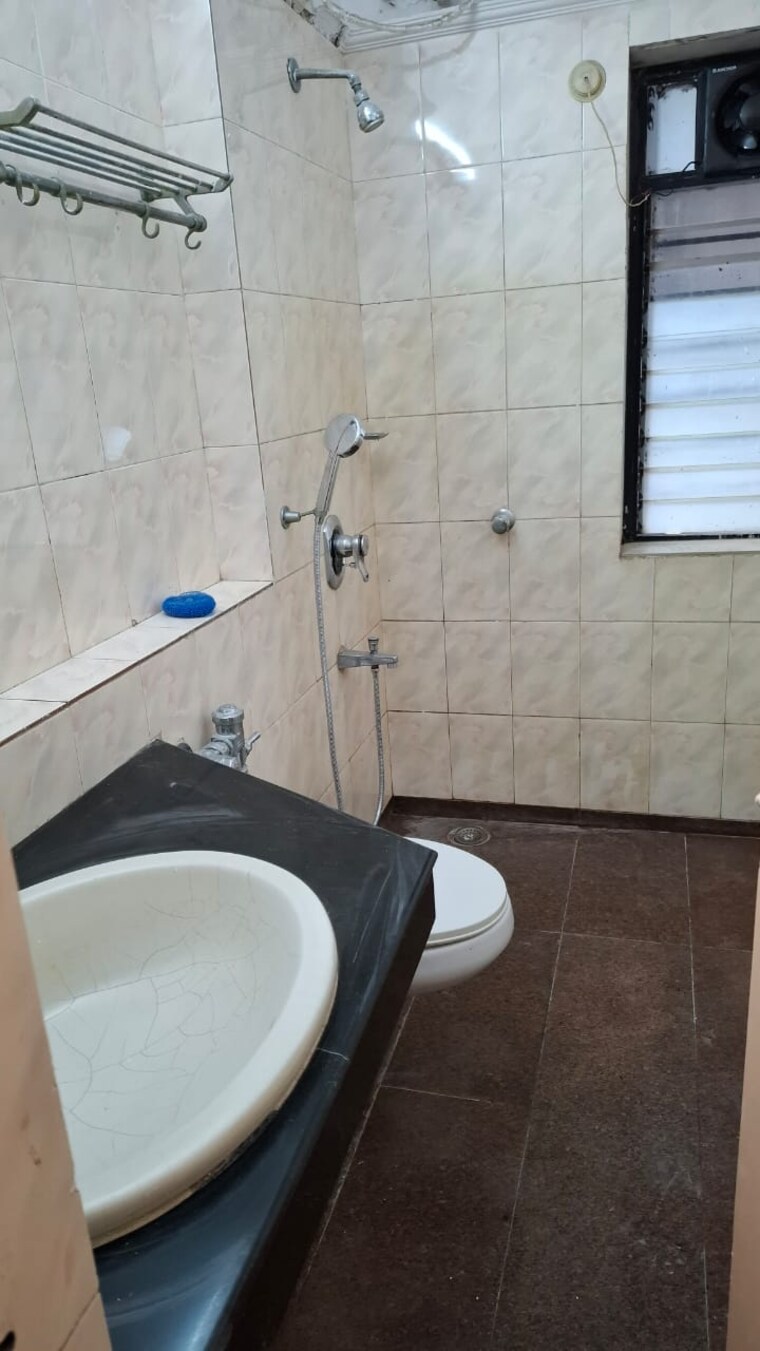 Bathroom, vasant-valley-complex 3 Bedroom 1360 Sq.Ft. Apartment In Malad East Mumbai 9261535