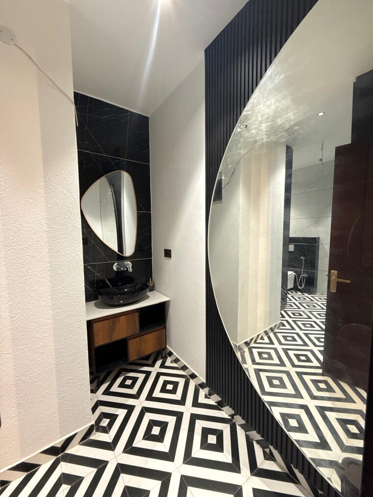 Cupboard, kharar 3 Bedroom 100 Sq.Yd. Villa In Kharar Mohali 9261540