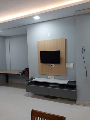 Room in 3 BHK Apartment at Chattarpur – for Rent