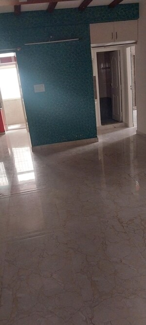 Room in 3 BHK Apartment at Nr Colony – for Rent