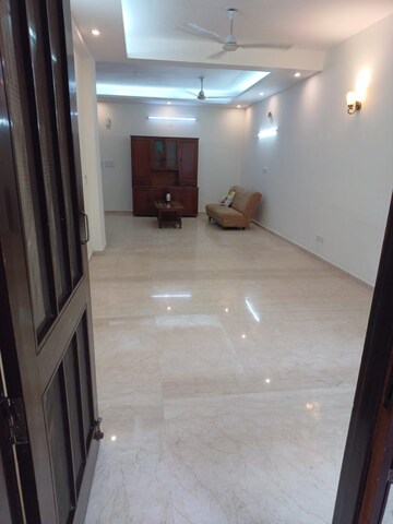 Room in 3 BHK Builder Floor at NDA Rail Vihar, Sector 33 – for Rent