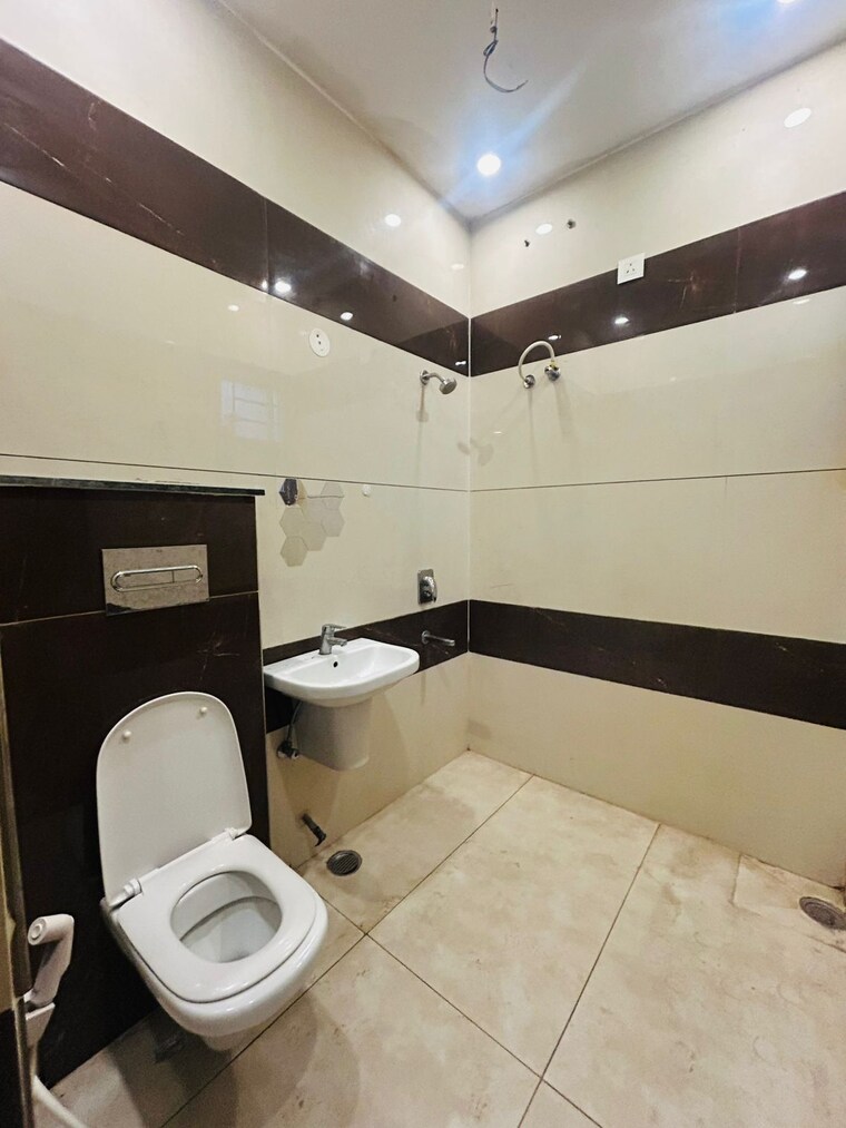 Team Area, sunny enclave 4 Bedroom 120 Sq.Yd. Villa In Sunny Enclave Mohali 9261550