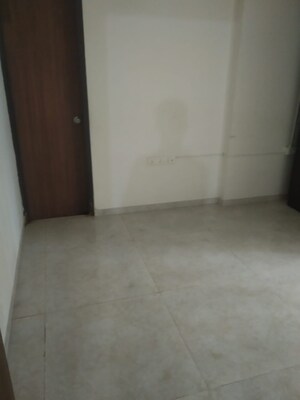 Room in 1 BHK Apartment at Lodha Amara, Kolshet Road – for Rent