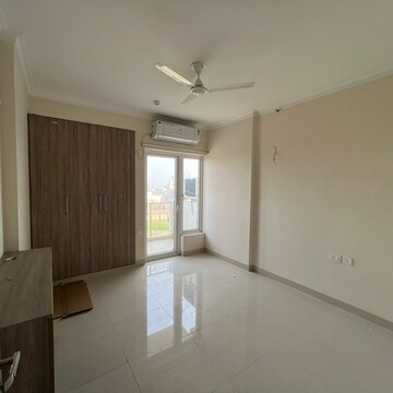Room in 3 BHK Apartment at Pareena Micasa, Nurpur Jharsa – for Rent