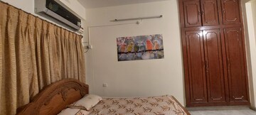 Furnished Amenities in 1 BHK Apartment at Vaishali Sector 5 – for Rent