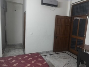1 BHK Builder Floor For Rent in Sector 7