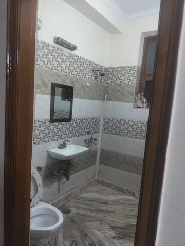 Bathroom in 1 BHK Builder Floor at Sector 7 – for Rent