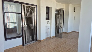 Room in 3 BHK Builder Floor at Green Fields Colony – for Rent