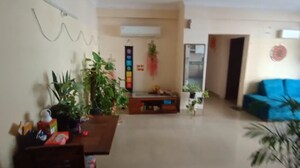 2 BHK Apartment For Rent in Raheja Vedaanta, Sector 108