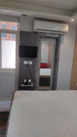 Room in Studio Apartment at C Scheme – for Rent