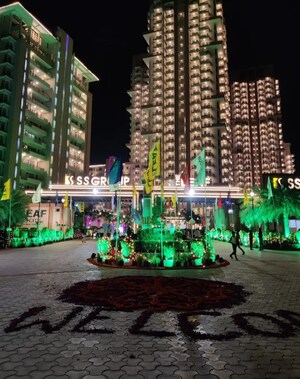 2 BHK Apartment – Exterior View View at SS The Leaf, Sector 85 - for Sale