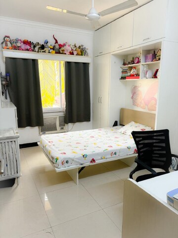 Bedroom in 2 BHK Apartment at Bandra West – for Rent