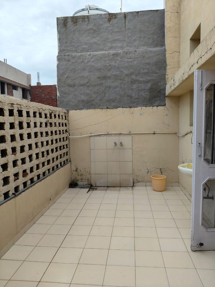 Balcony, sector 15 2 Bedroom 800 Sq.Ft. Independent House In Sector 15 Panchkula 9261796