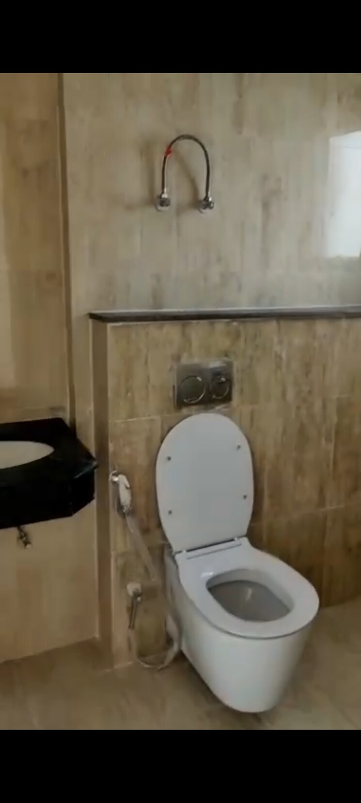 Bathroom, wave-executive-floors 2 Bedroom 900 Sq.Ft. Apartment In Wave City Ghaziabad 9261835