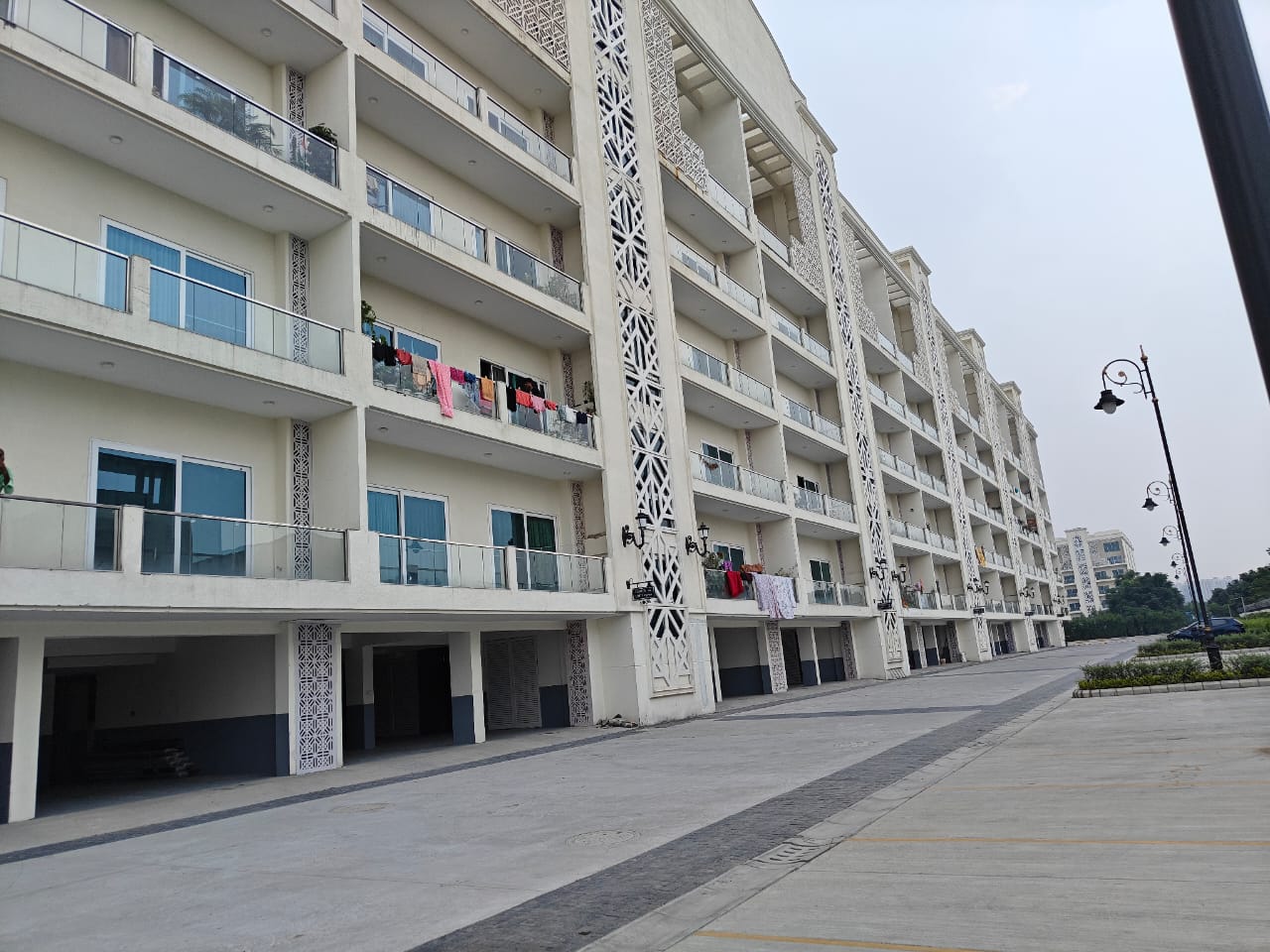 2 BHK Apartment For Sale in Wave Executive Floors