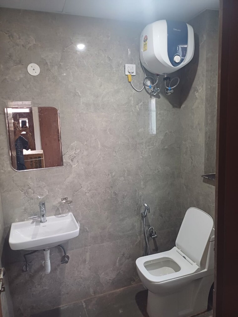 Bathroom, sector 45 2 Bedroom 1000 Sq.Ft. Builder Floor In Sector 45 Gurgaon 9261846