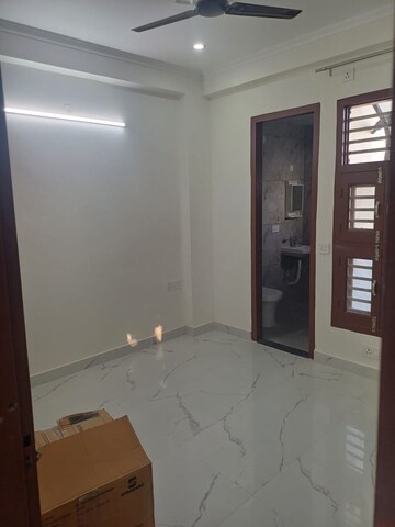 Room in 2 BHK Builder Floor at Sector 45 – for Rent