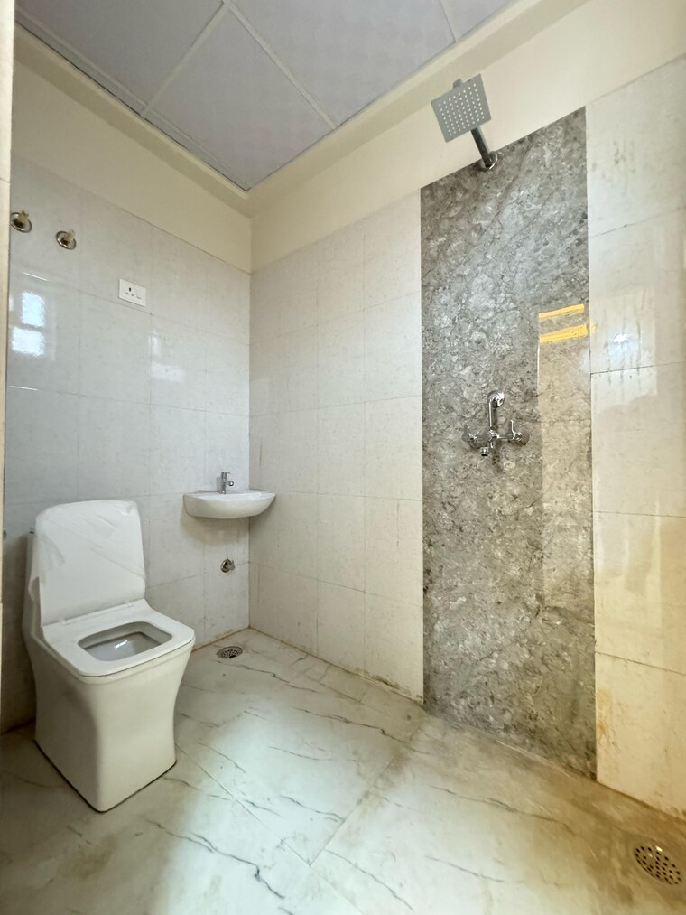 Bathroom, ajmer road 3 Bedroom 1228 Sq.Ft. Apartment In Ajmer Road Jaipur 9261866