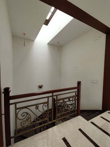 Room in 3 BHK Apartment at DF Silverline Queens Terraces, Shivaji Nagar – for Sale