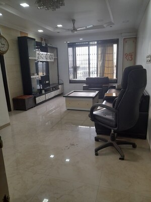 Room in 4 BHK Apartment at Inorbit Mall Vashi, Vashi Sector 30a – for Rent