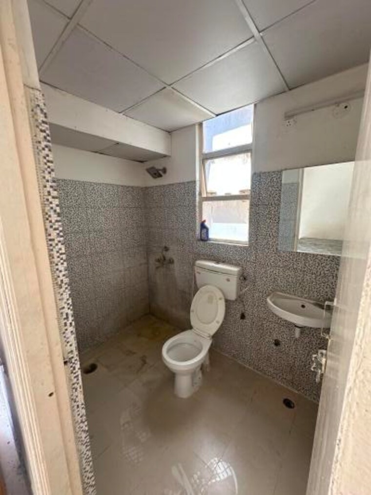 Attached Bathroom, breez-global-heights 2 Bedroom 623 Sq.Ft. Apartment In Sohna Sector 33 Gurgaon 9261905