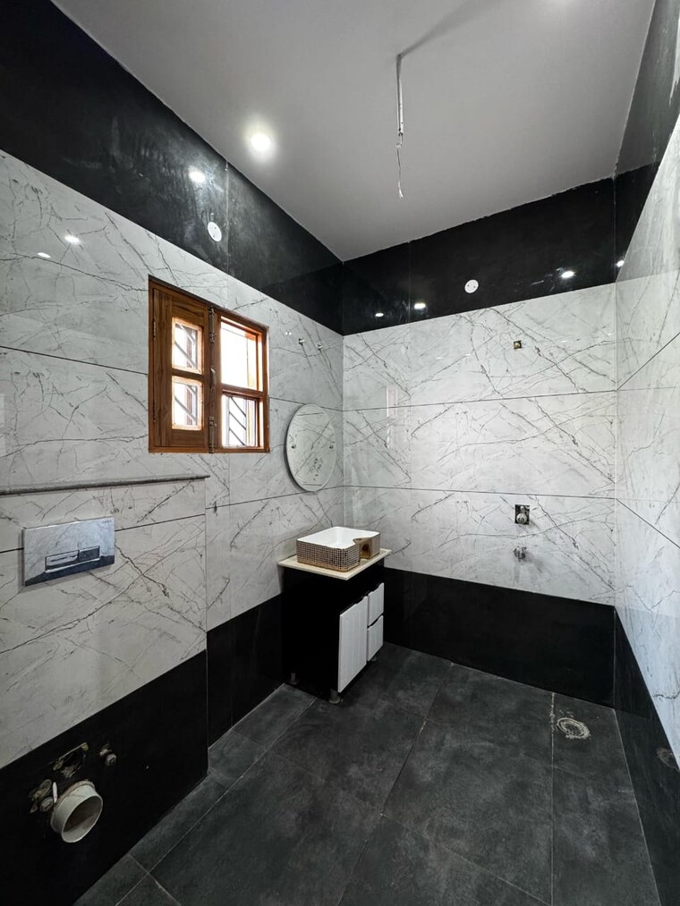 Attached Bathroom, sunny enclave 4 Bedroom 140 Sq.Yd. Independent House In Sunny Enclave Mohali 9261935
