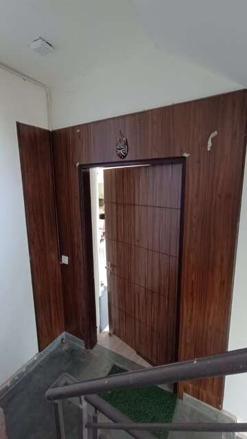 Room in 3 BHK Builder Floor at Lavender Floors, Sector 89 – for Rent