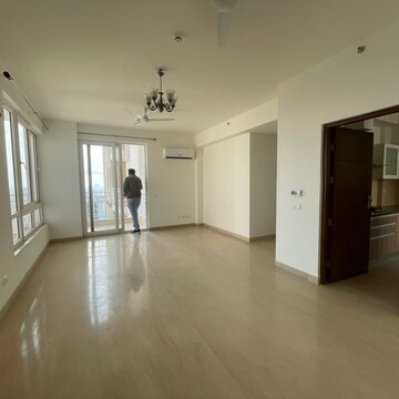 Room in 3 BHK Apartment at Puri Emerald Bay, Dhanwapur – for Rent