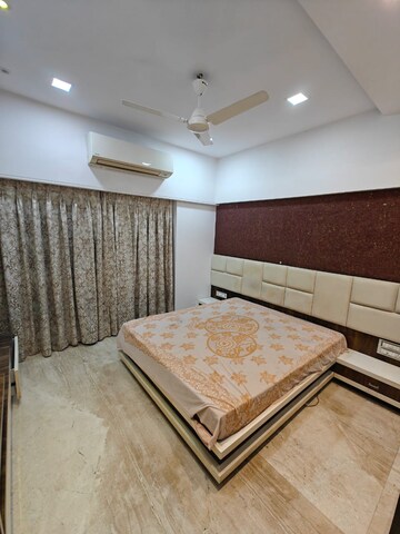 Bedroom in 4 BHK Apartment at DLH Sorrento, Veera Desai Road – for Rent