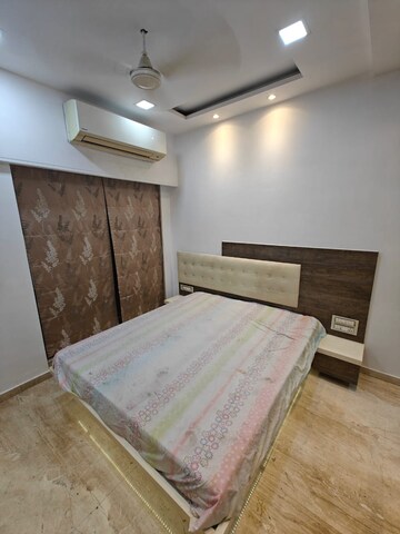 Bedroom in 4 BHK Apartment at DLH Sorrento, Veera Desai Road – for Rent