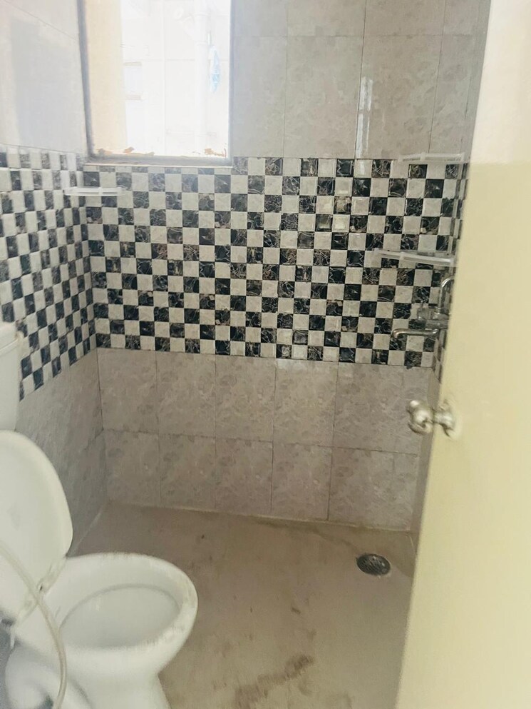 Bathroom, signature-global-synera 1 Bedroom 432 Sq.Ft. Apartment In Sector 81 Gurgaon 9262000