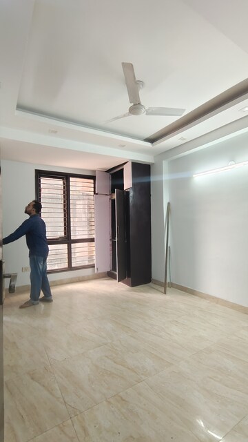 Room in 2 BHK Builder Floor at Palm Residency Chhatarpur, Chattarpur – for Rent