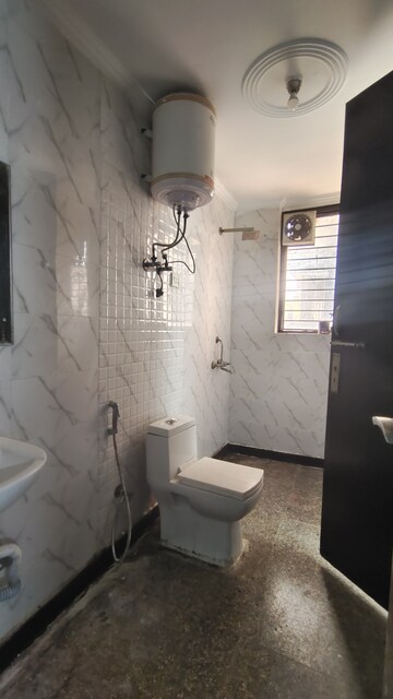 Bathroom in 2 BHK Builder Floor at Palm Residency Chhatarpur, Chattarpur – for Rent