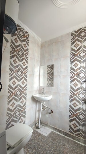 Bathroom in 2 BHK Builder Floor at Palm Residency Chhatarpur, Chattarpur – for Rent