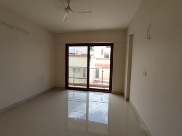 Room in 3 BHK Apartment at Benson Town – for Sale