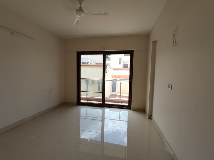 Room, benson town 3 Bedroom 2140 Sq.Ft. Apartment In Benson Town Bangalore 9261991