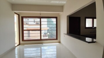 Room in 3 BHK Apartment at Benson Town – for Sale