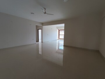 Room in 3 BHK Apartment at Benson Town – for Sale