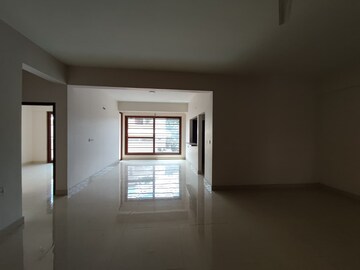 Room in 3 BHK Apartment at Benson Town – for Sale