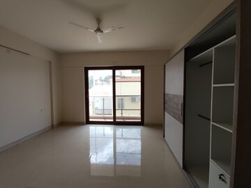 Room in 3 BHK Apartment at Benson Town – for Sale