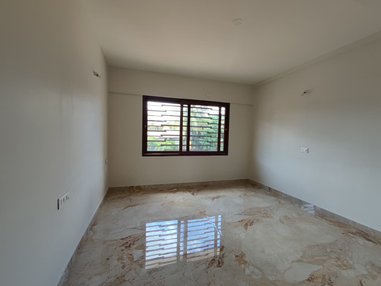 3 BHK + Servant Room,Study Room Apartment For Sale in Benson Town