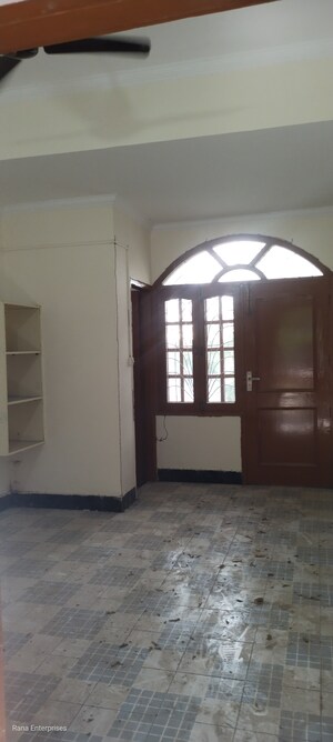 Room in 6+ BHK Independent House at Palam Vihar Residents Association, Palam Vihar – for Rent