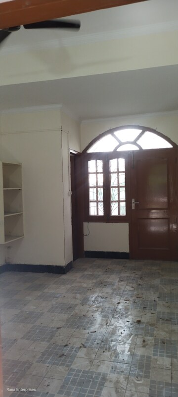 Room in 6+ BHK Independent House at Palam Vihar Residents Association, Palam Vihar – for Rent