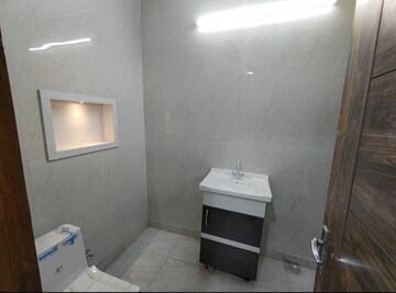 Master Bedroom in 3 BHK Builder Floor at Anangpur – for Sale